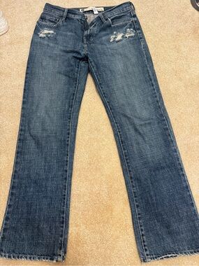 GAP men’s straight fits non stretchy Dark Blue Distressed Flare Jeans. 31x32.